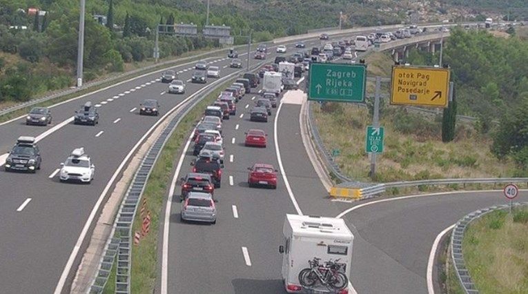 Smrt kod Učke frontalni sudar dva automobila Gužve na cestama i